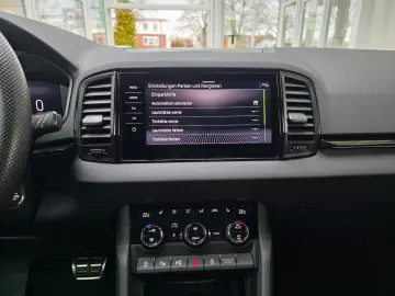 SKODA Karoq Sportline 4x4 Panorama Standheizung AHK