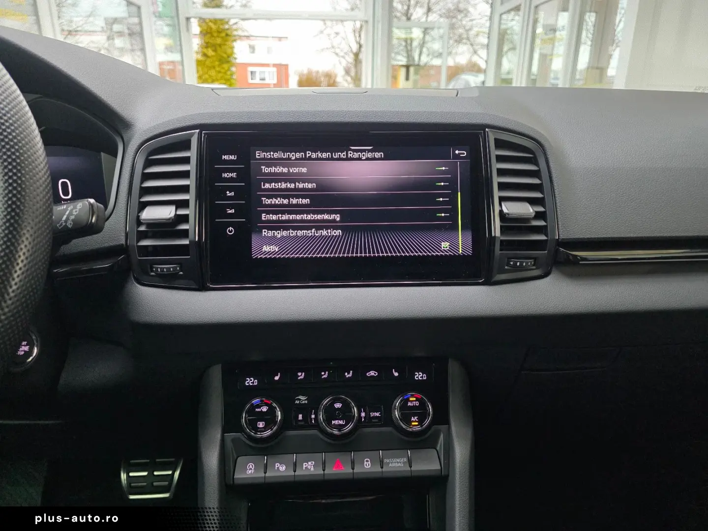 SKODA Karoq Sportline 4x4 Panorama Standheizung AHK