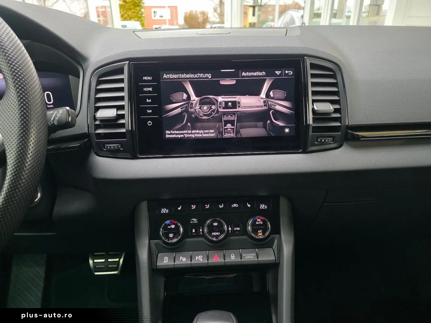 SKODA Karoq Sportline 4x4 Panorama Standheizung AHK