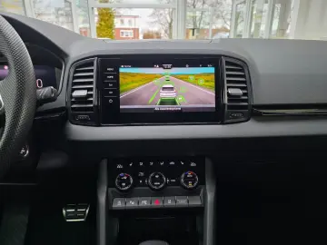 SKODA Karoq Sportline 4x4 Panorama Standheizung AHK