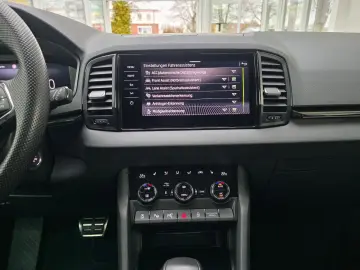 SKODA Karoq Sportline 4x4 Panorama Standheizung AHK