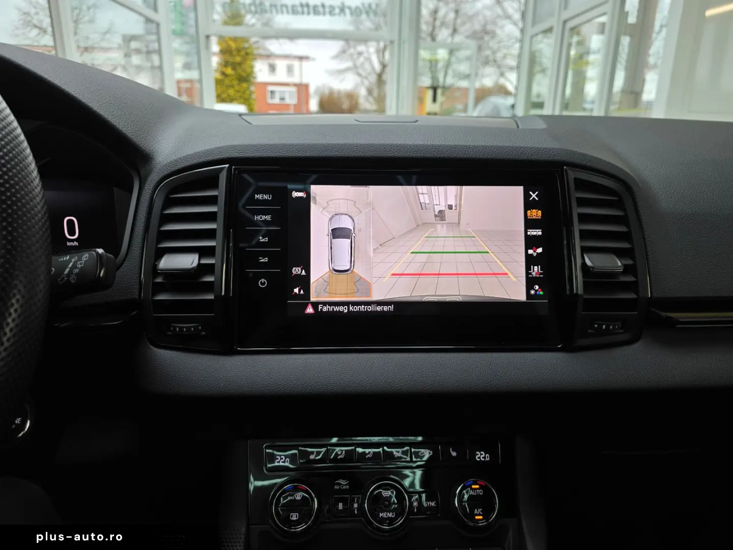 SKODA Karoq Sportline 4x4 Panorama Standheizung AHK