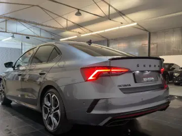 SKODA Octavia Lim. RS Plus 4x4 KAMERA ACC StandH DCC