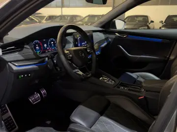 SKODA Octavia Lim. RS Plus 4x4 KAMERA ACC StandH DCC