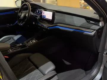 SKODA Octavia Lim. RS Plus 4x4 KAMERA ACC StandH DCC