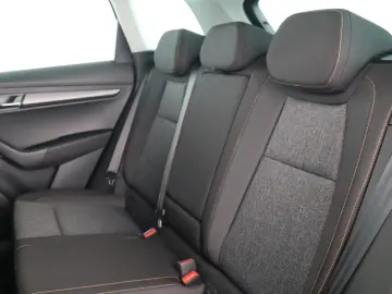 SKODA KAROQ CELVER 1.5TSI ANHÄNGERKUPPLUNG 1.HANDuvm