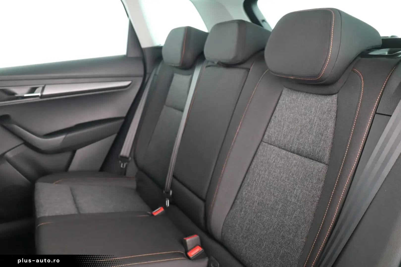 SKODA KAROQ CELVER 1.5TSI ANHÄNGERKUPPLUNG 1.HANDuvm