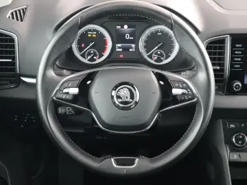 SKODA KAROQ CELVER 1.5TSI ANHÄNGERKUPPLUNG 1.HANDuvm