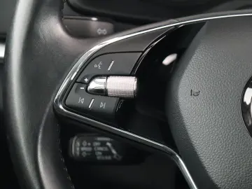 SKODA KAROQ CELVER 1.5TSI ANHÄNGERKUPPLUNG 1.HANDuvm