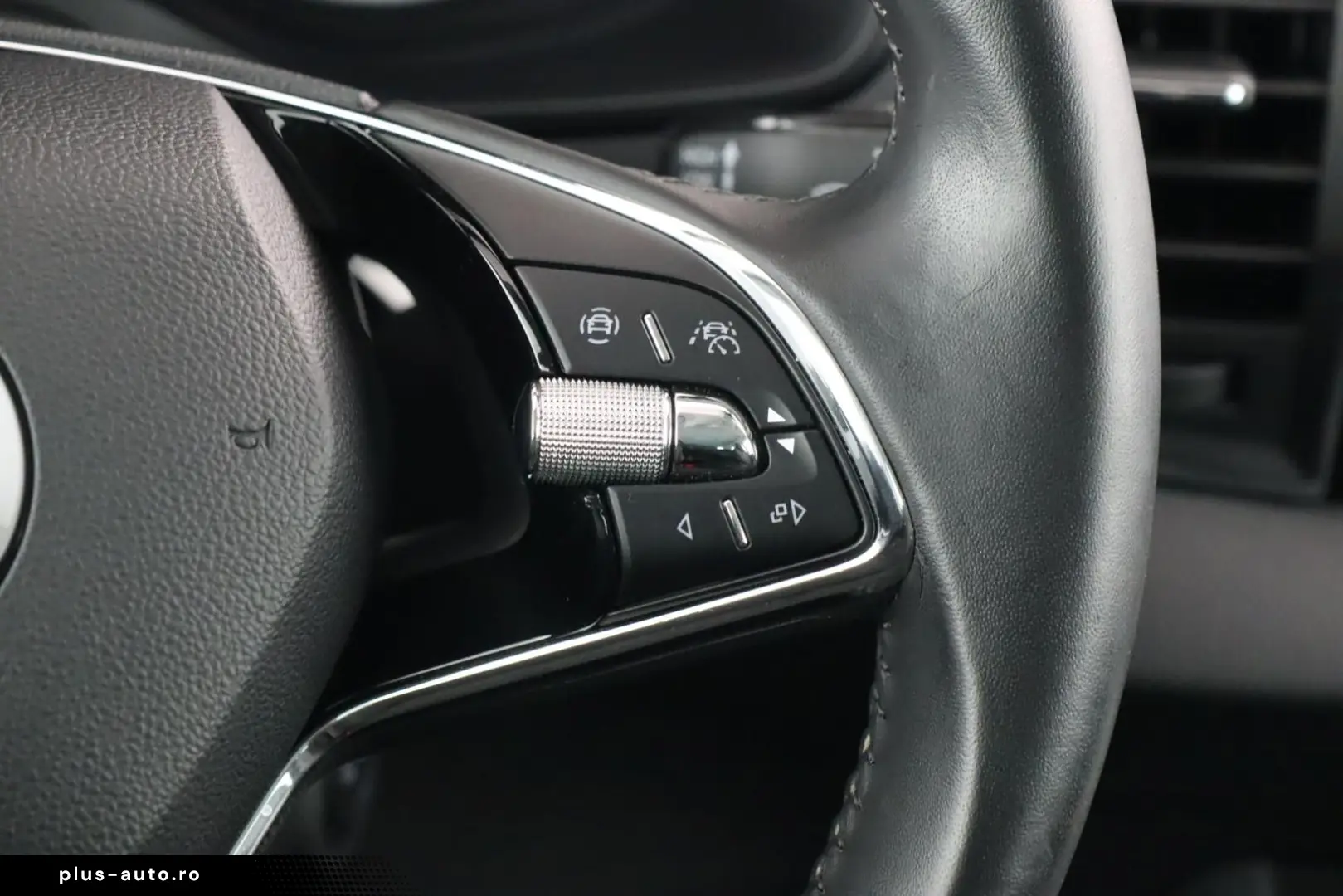 SKODA KAROQ CELVER 1.5TSI ANHÄNGERKUPPLUNG 1.HANDuvm