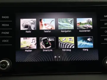 SKODA KAROQ CELVER 1.5TSI ANHÄNGERKUPPLUNG 1.HANDuvm