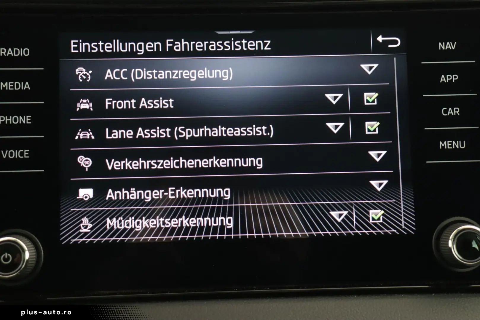 SKODA KAROQ CELVER 1.5TSI ANHÄNGERKUPPLUNG 1.HANDuvm