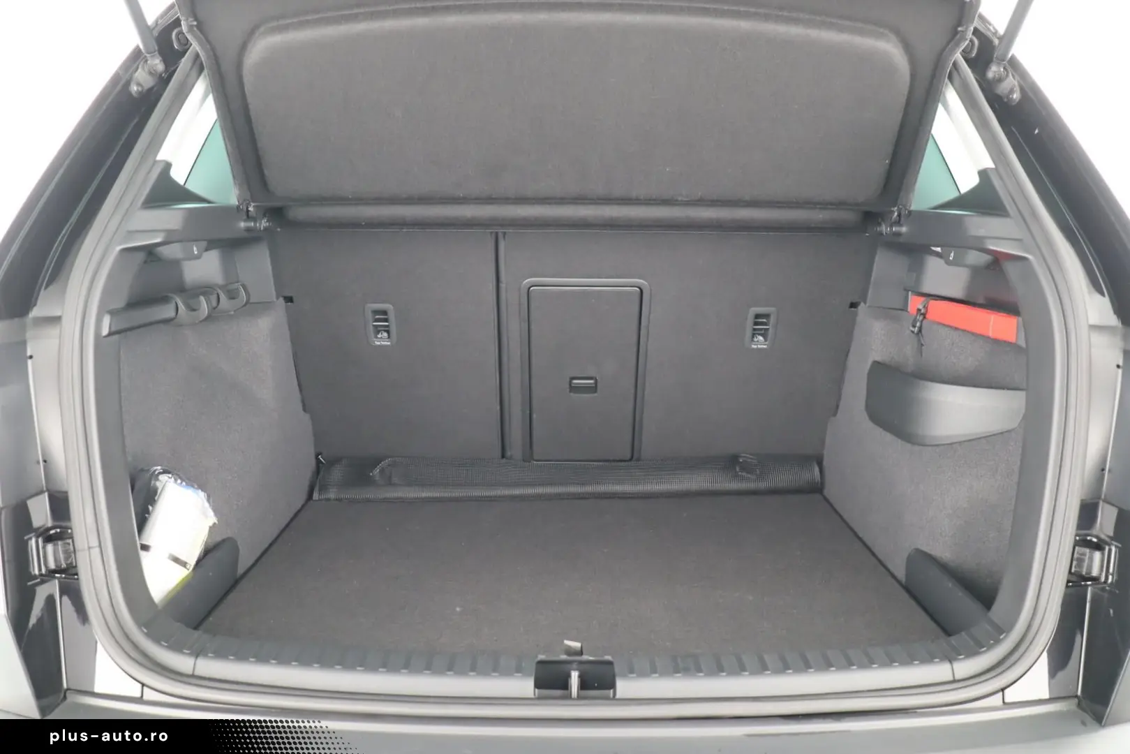 SKODA KAROQ CELVER 1.5TSI ANHÄNGERKUPPLUNG 1.HANDuvm