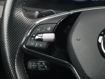 SKODA SUPERB SPORTLINE 2.0TDI DSG FRONTSCHEIBENHEIZUNG