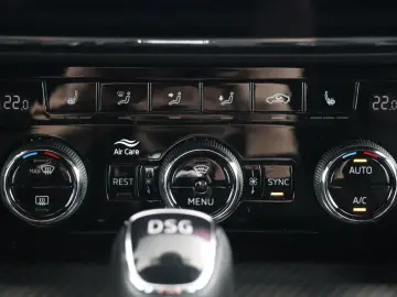 SKODA SUPERB SPORTLINE 2.0TDI DSG FRONTSCHEIBENHEIZUNG