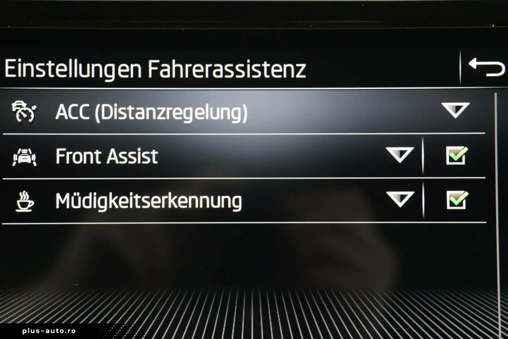 SKODA SUPERB SPORTLINE 2.0TDI DSG FRONTSCHEIBENHEIZUNG