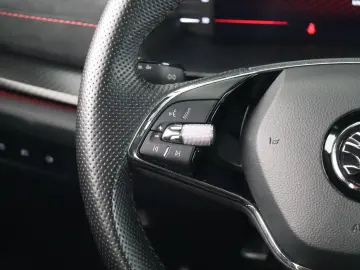 SKODA OCTAVIA COMBI RS 2.0TSI HEAD-UP ANHÄNGERKUPPLUNG