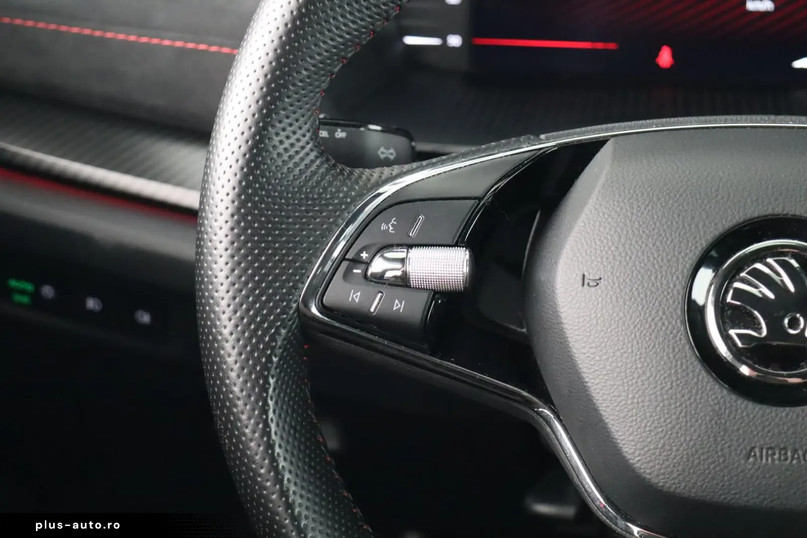 SKODA OCTAVIA COMBI RS 2.0TSI HEAD-UP ANHÄNGERKUPPLUNG