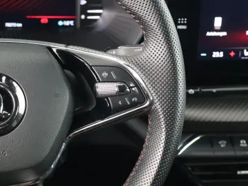 SKODA OCTAVIA COMBI RS 2.0TSI HEAD-UP ANHÄNGERKUPPLUNG