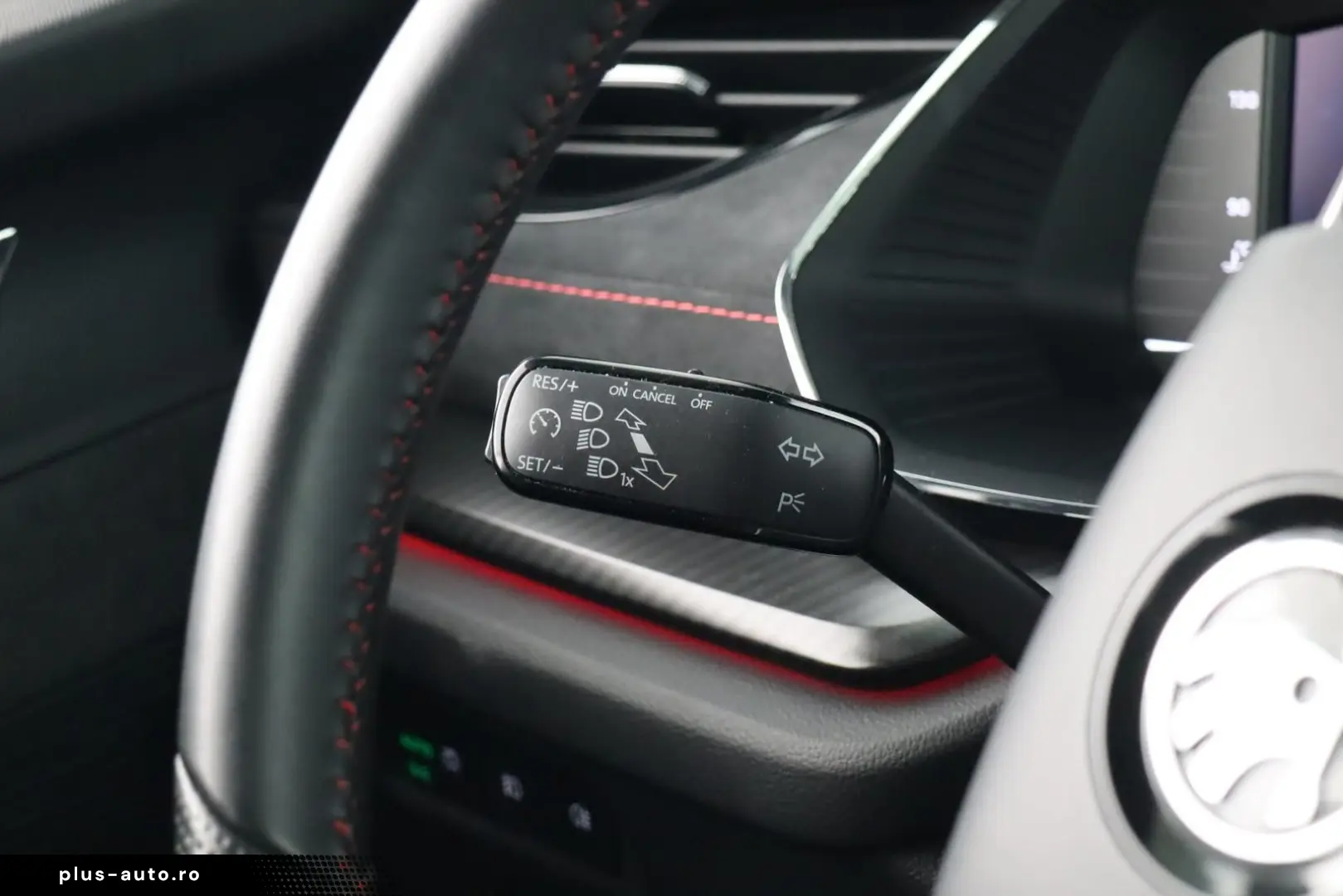 SKODA OCTAVIA COMBI RS 2.0TSI HEAD-UP ANHÄNGERKUPPLUNG