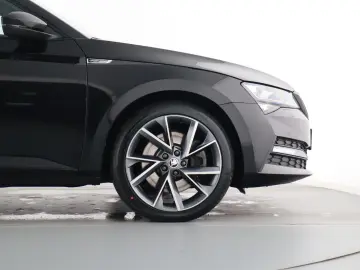 SKODA SUPERB COMBI SPORTLINE 2.0TSI DSG 4X4 NAVI ACC