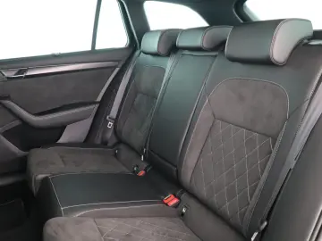 SKODA SUPERB COMBI SPORTLINE 2.0TSI DSG 4X4 NAVI ACC