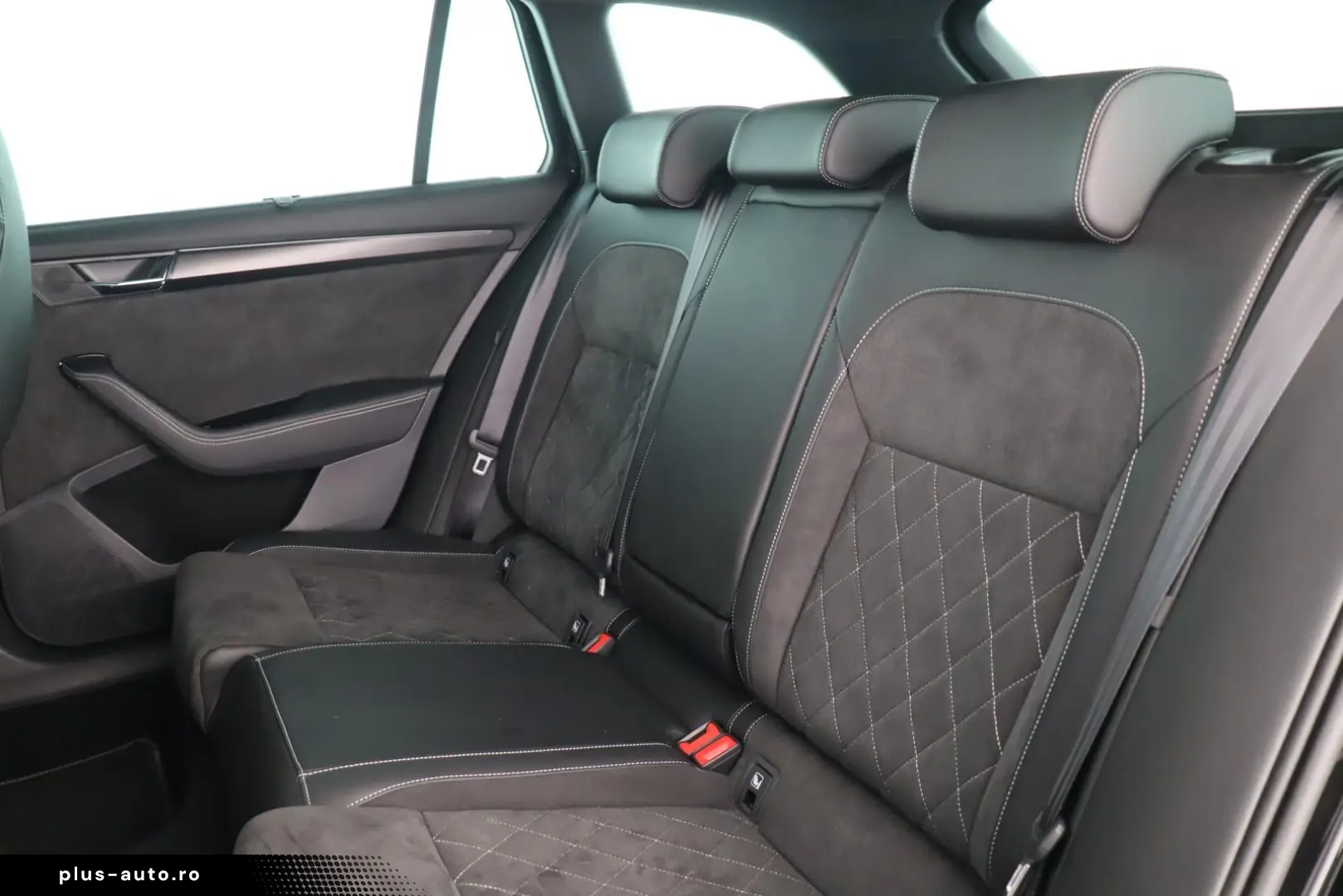 SKODA SUPERB COMBI SPORTLINE 2.0TSI DSG 4X4 NAVI ACC