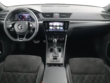 SKODA SUPERB COMBI SPORTLINE 2.0TSI DSG 4X4 NAVI ACC