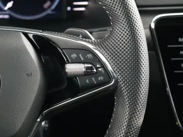 SKODA SUPERB COMBI SPORTLINE 2.0TSI DSG 4X4 NAVI ACC