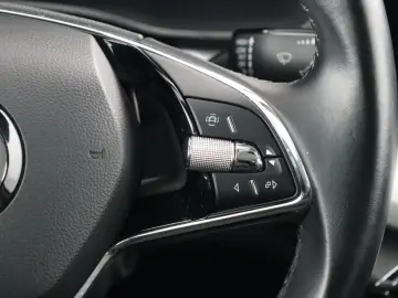 SKODA OCTAVIA COMBI STYLE ELEKTR. SITZE DIGITAL TACHO