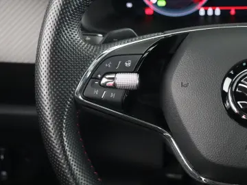 SKODA KODIAQ RS 2.0TSI DSG 4X4 SITZBELÜFTUNG PANORAMA