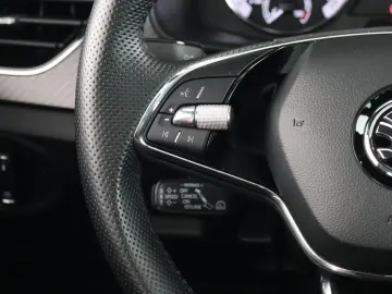 SKODA SCALA MONTE CARLO 1.5TSI VOLL-LED PANORAMADACH