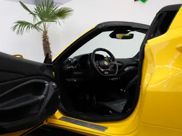 FERRARI F8 Spider CARBON LIFT PASS.DISPL RACINGSEATS JBL
