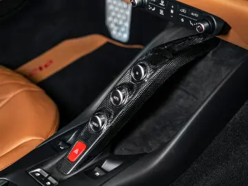 FERRARI 812 GTS Camera JBL Fuoco