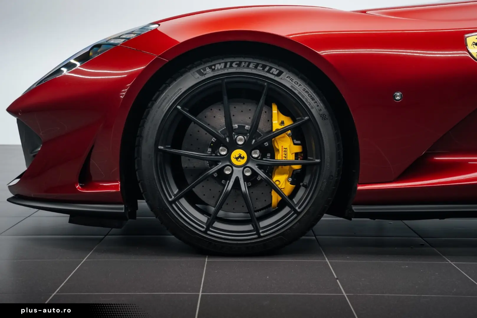 FERRARI 812 GTS LIFT SURROUND CARBON HISTORICAL COLOUR