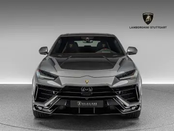 LAMBORGHINI Urus Performante