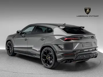 LAMBORGHINI Urus Performante