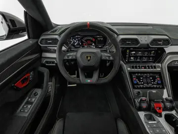 LAMBORGHINI Urus Performante