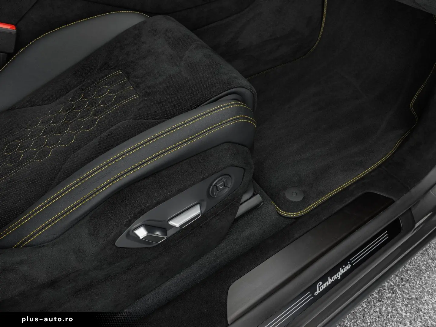 LAMBORGHINI Urus Performante