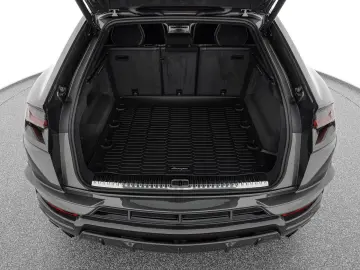 LAMBORGHINI Urus Performante