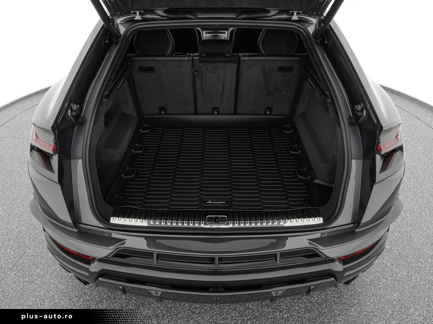 LAMBORGHINI Urus Performante