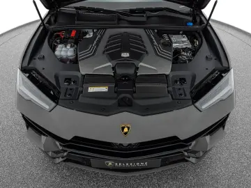 LAMBORGHINI Urus Performante