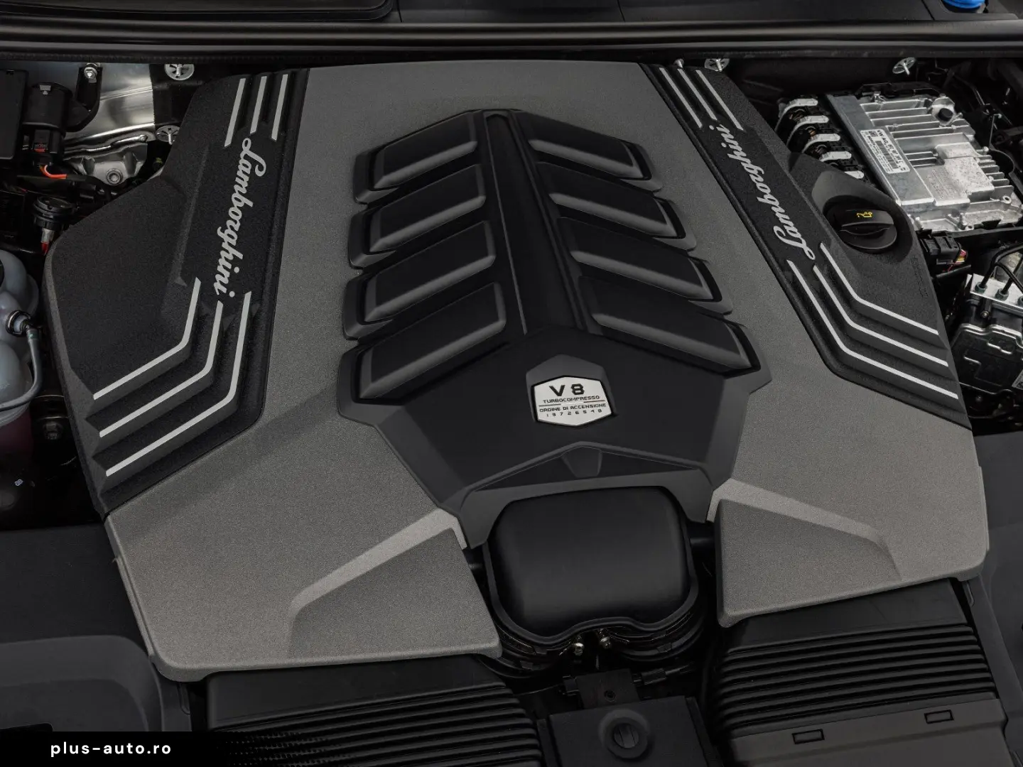 LAMBORGHINI Urus Performante