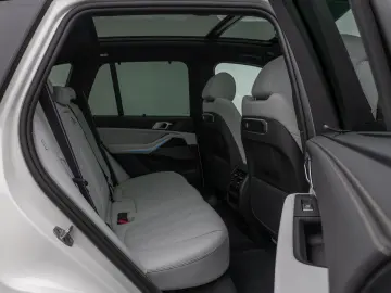 BMW X5 xD50e M Sport Panorama 360 HUD DAB H K SoftCL