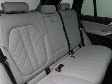 BMW X5 xD50e M Sport Panorama 360 HUD DAB H K SoftCL