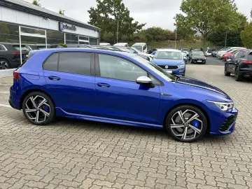 VW Golf VIII 2.0 TSI DSG R 4Motion