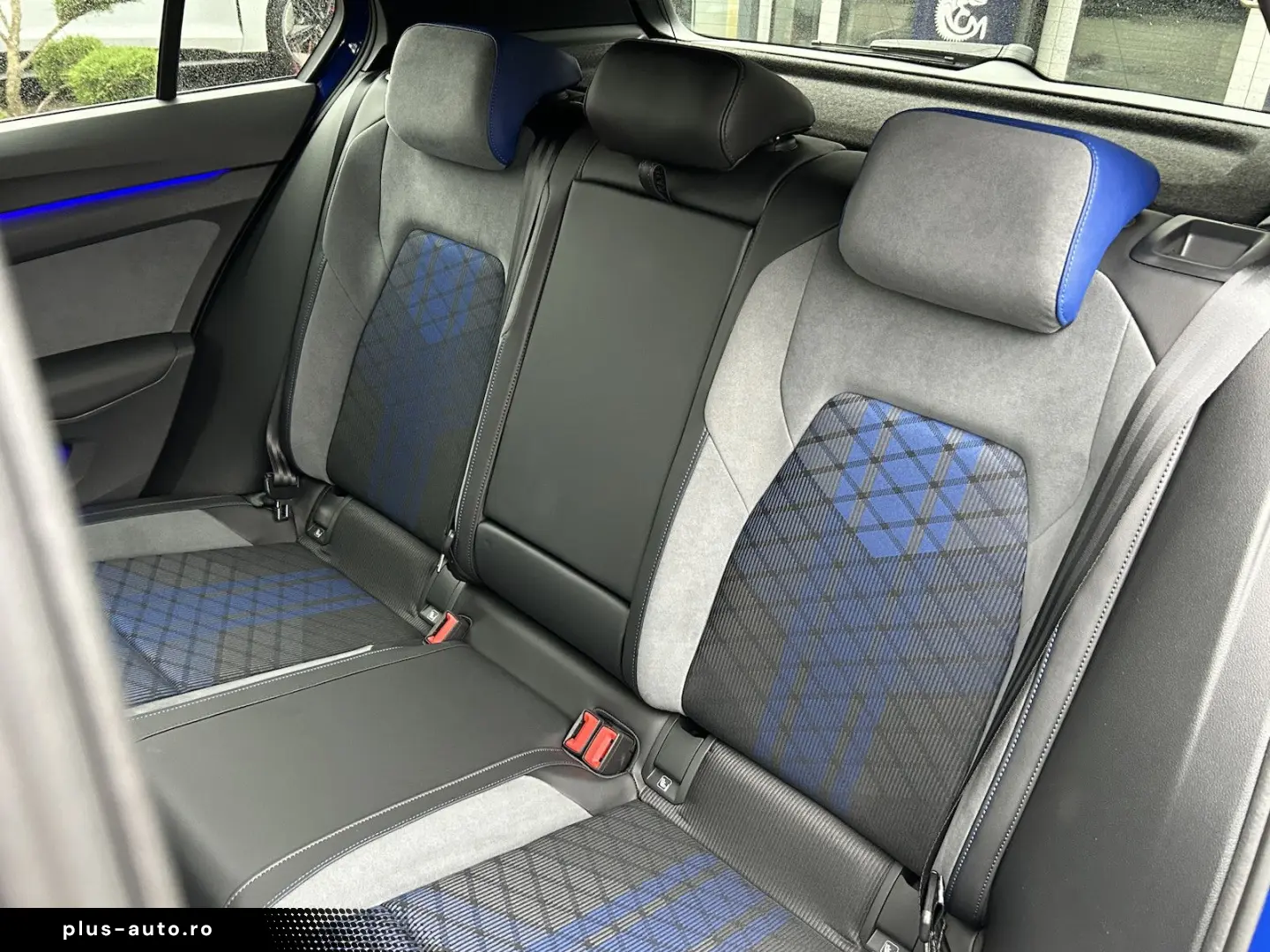 VW Golf VIII 2.0 TSI DSG R 4Motion