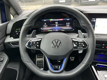 VW Golf VIII 2.0 TSI DSG R 4Motion