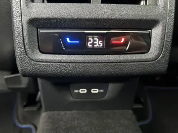 VW Golf VIII 2.0 TSI DSG R 4Motion