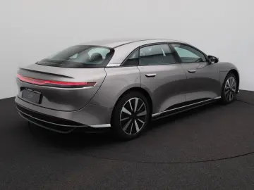 LUCID Air Pure AWD